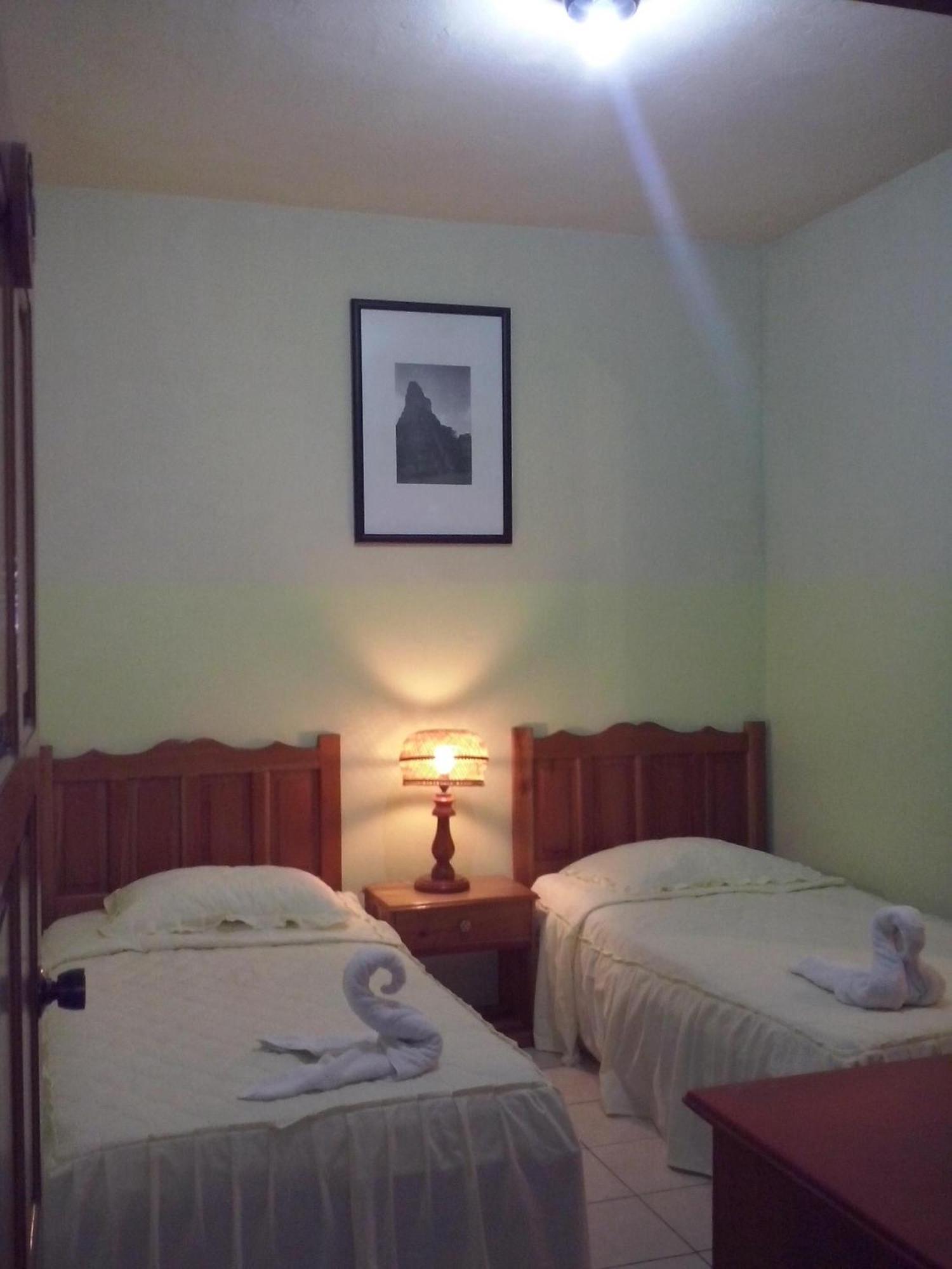 Nakum Hotel Flores Dış mekan fotoğraf