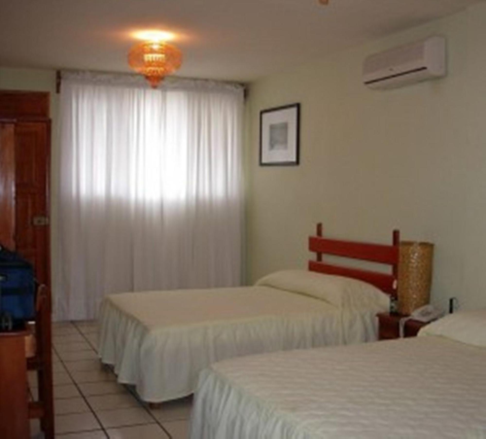 Nakum Hotel Flores Dış mekan fotoğraf