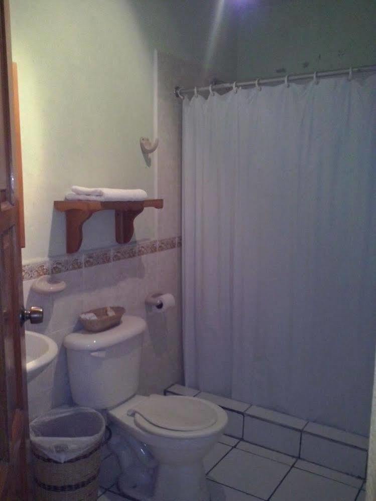 Nakum Hotel Flores Dış mekan fotoğraf