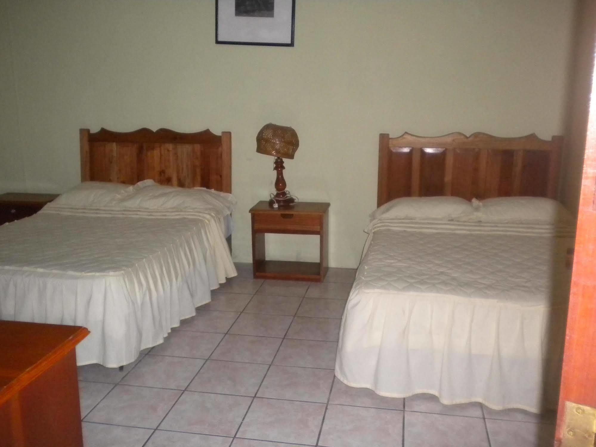 Nakum Hotel Flores Dış mekan fotoğraf